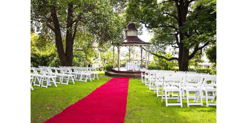 Descubre las nuevas tendencias en decoraciones para bodas con alfombras y otros adornos que te sorprenderán.